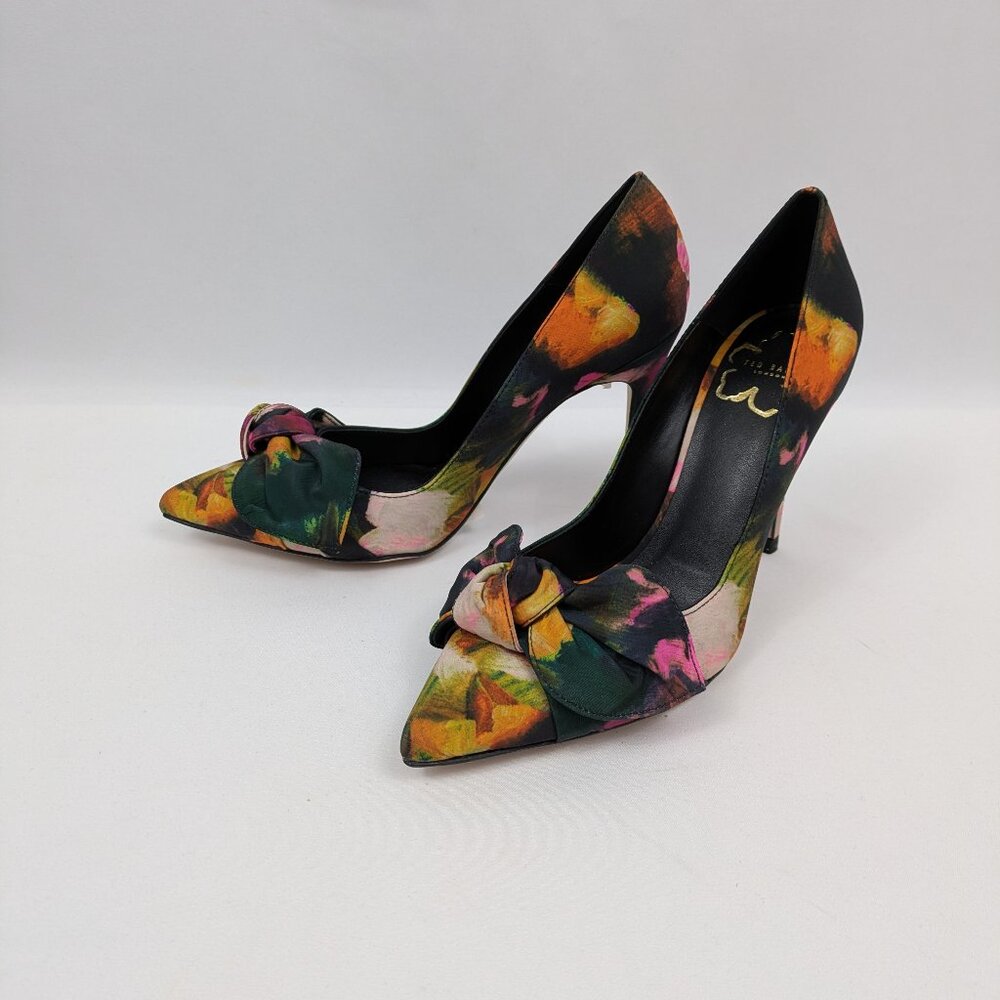 Ted Baker Pumps w/Bow Accent - NWT